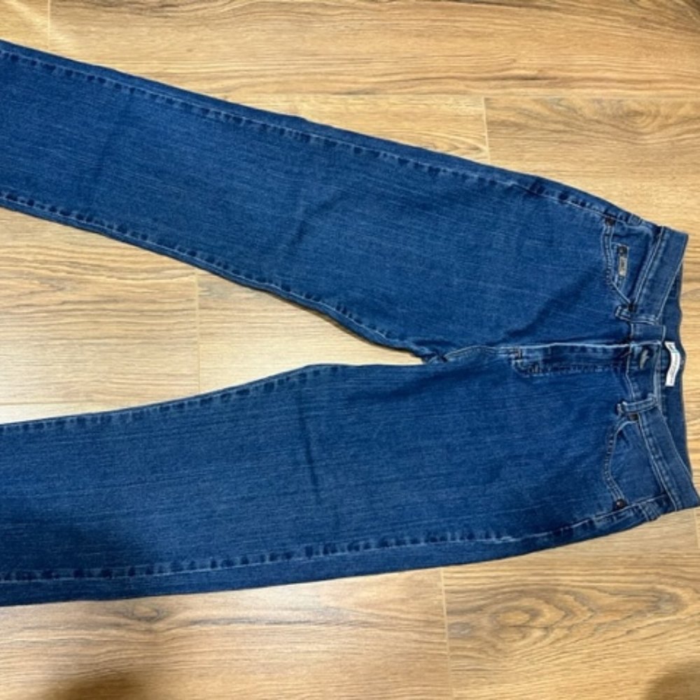 Lee Jeans
